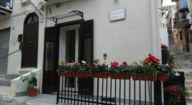 Opera Boutique Rooms, Брондау Бутик қонақ үй Monreale Sicily