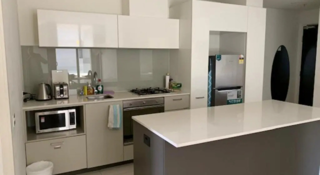 Апартаменты Deluxe ReadySet Apartments on Spencer