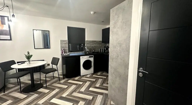 Adam Court Studios and Apartments, Забронировать Апартаменты/квартира Питерборо 