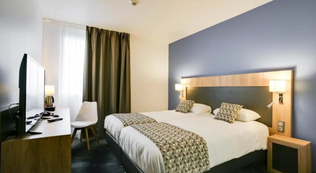 Двухместный номер Standard Brit Hotel Confort Loches