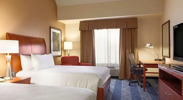 Четырёхместный номер Premium Hilton Garden Inn Lancaster