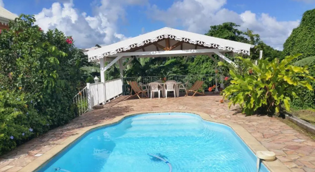 Mary Madinina, Rezerwuj Hotel Hotele w Fort-de-France z Basenem, Basen