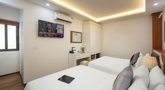 Номер Standard TrangTrang Luxury Hotel