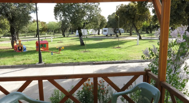 Бунгало с 2 комнатами с балконом Camping Sierra de La Culebra