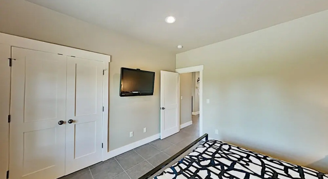 New Listing! Riverfront Dream - Walk To Beach! 6 Bedroom Home