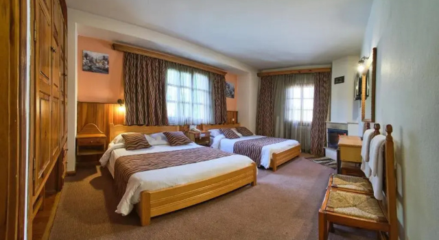 Четырёхместный номер Standard с видом на горы Hotel Victoria