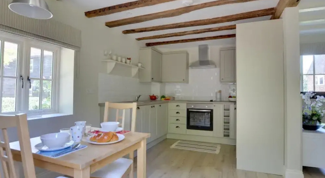 Vintage Holiday Home in Leigh With Swimming Pool, Забронировать Отель Отели Кент с бассейном, Бассейн