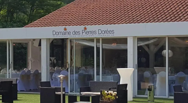 Коттедж с 3 комнатами Hôtel Domaine des Pierres Dorées