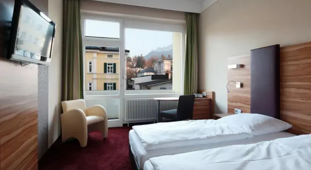 Hotel h3, Забронировать Отель Бад-Райхенхалль Район Берхтесгаден, рядом с Термальный комплекс Rupertus Therme