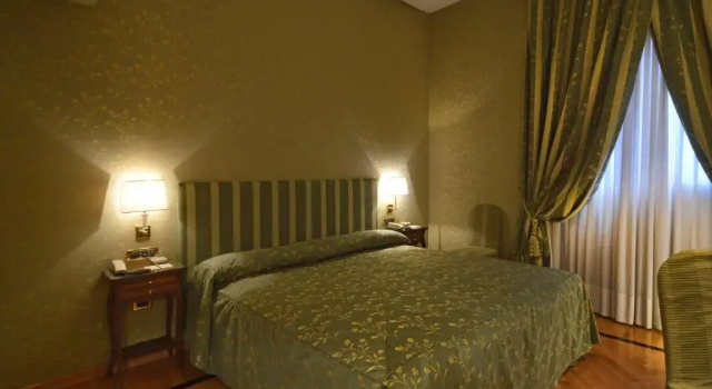 Двухместный номер Classic Grand Hotel Vesuvio