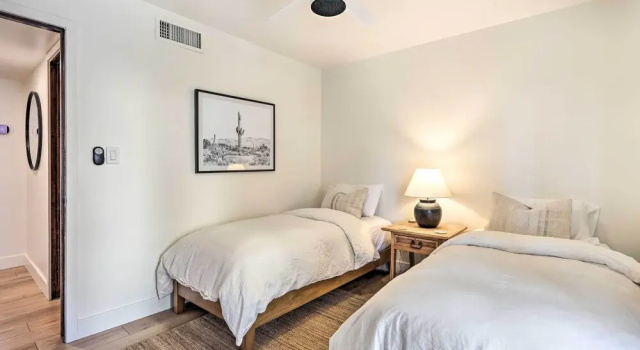 Апартаменты Scottsdale Condo w/ Pool Access, Near Old Town!
