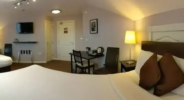 Maclean Guest House, Book Pension Scotland hoteller med parkering, Parkering