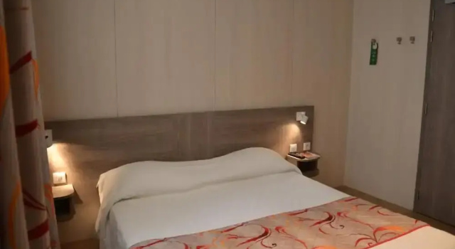 Номер Superior Brit Hotel Confort Le Revest Sainte-Maxime