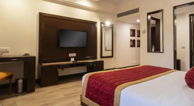 Номер Deluxe The Competent Palace Hotel