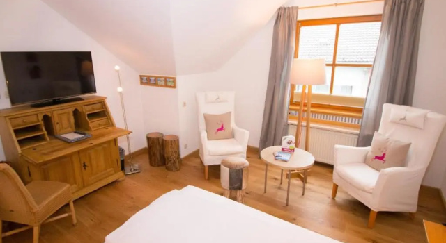 Номер Comfort Romantik Hotel Hirschen