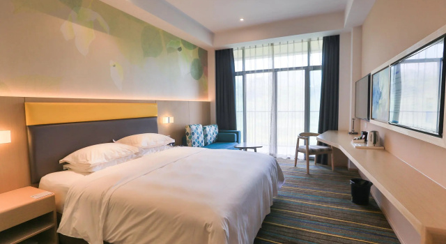 Двухместный номер Standard Holiday Inn Express Emei Mountain