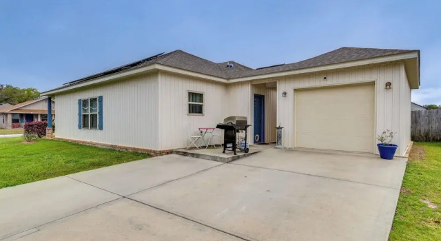 Pet-friendly Pensacola Home ~ 2 Mi to Bruce Beach!, Prenota Casa vacanze Warrington Stati Uniti