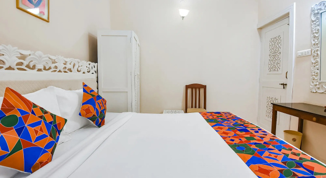 FabHotel Emerald Highland
