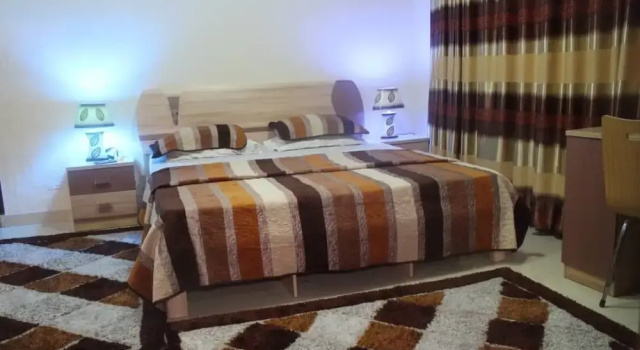Tobby Royal Suites, Забронировать Гостевой дом Икеджа Штат Лагос