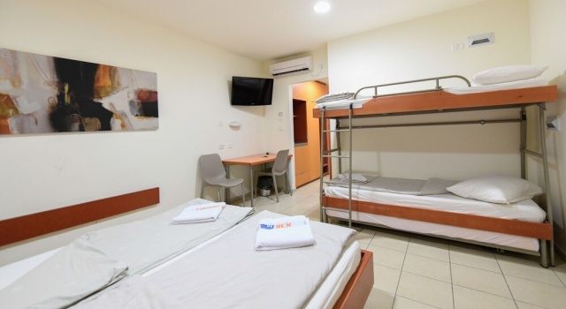 Hi Arad Hostel