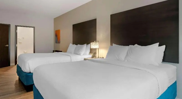Люкс MainStay Suites Cincinnati University - Uptown