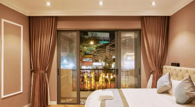 Студия с балконом The Alcove Apartments