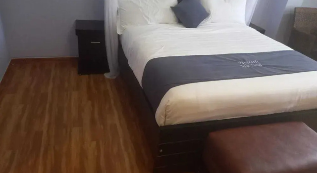 Majestic Nile Hotel Limited, Забронировать Отель Pakwach Найл