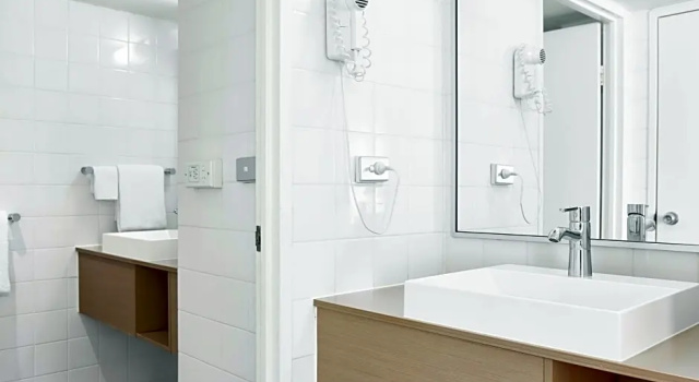 Четырёхместные апартаменты с 2 комнатами ibis Melbourne Hotel and Apartments