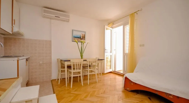 Apartments and Rooms Nikola
