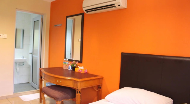 OYO 90732 New Hotel 33, Забронировать Отель Черас Селангор