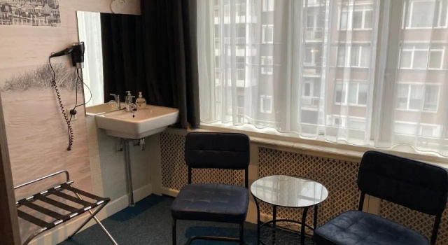 Четырёхместный номер Economy Hotel Poseidon Scheveningen