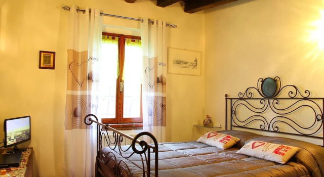 In a Beautiful Property with Pool And Views of the Hills of the Val di Chiana