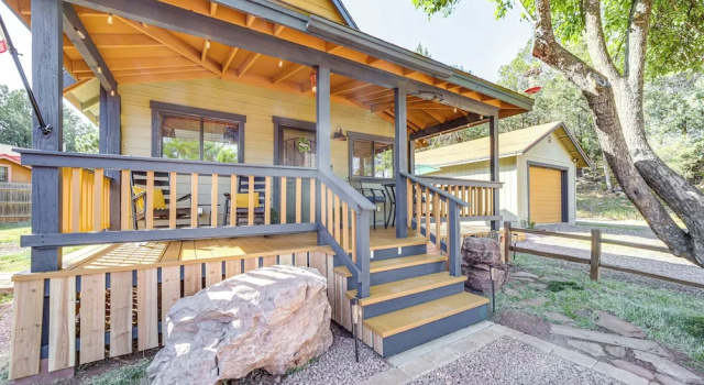 Family Cabin in Pine w/ Deck: Pets Welcome!, Varaa Lomakoti Pine Arizona