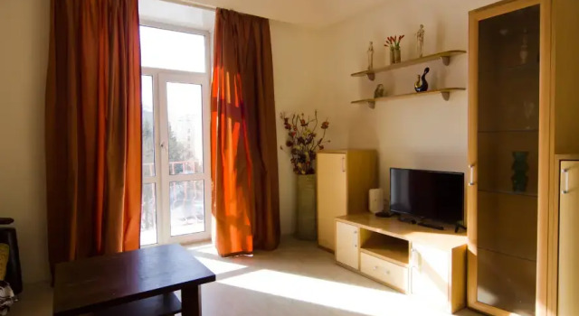 ВГОСТИ Архангельск на улице Северной Двины 95 корпус 2, Забронировать Апартаменты/квартира Отели Приморского муниципального округа с парковкой, Парковка