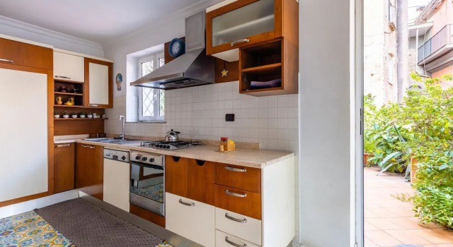 Апартаменты Charming House With Terrace at Historical Center