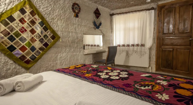 Двухместный номер Standard c 1 комнатой с видом на бассейн Seven Rock Cave Hotel
