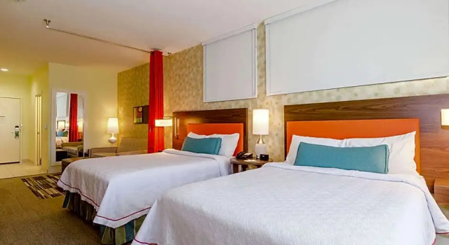 Четырёхместная Hearing accessible Studio suite Home2 Suites by Hilton Portland