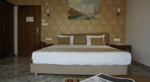 The Emerald Club, Забронировать Отель Раджкот штат Гуджарат