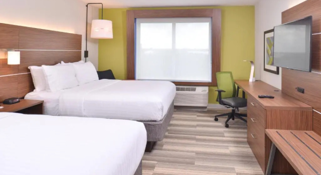 Четырёхместный номер Standard Holiday Inn Express & Suites Omaha Airport by IHG