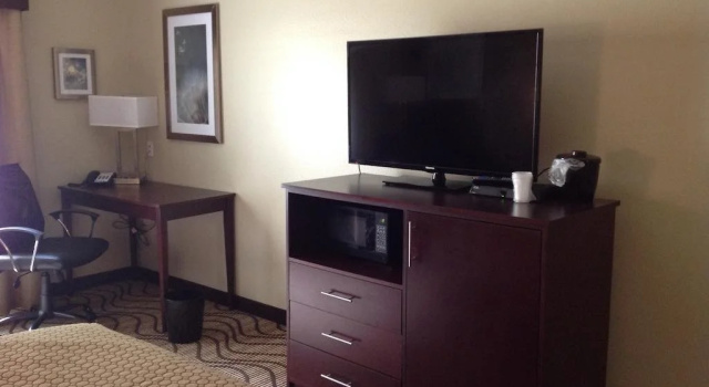 Executive Inn and Suites Jefferson, Забронировать Отель Джефферсон штат Техас, рядом с Библиотека имени Эндрю Карнеги в городе Джефферсон