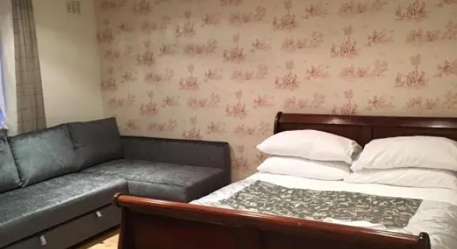 Студия Lanark Residence