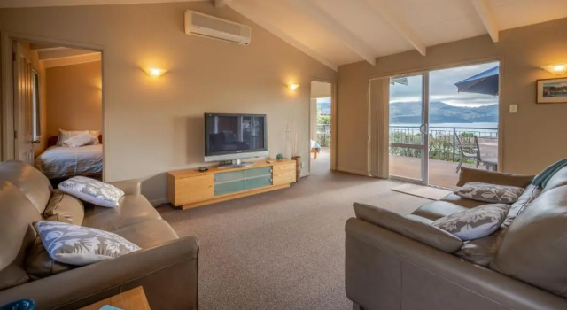 Scenic on Selwyn - Akaroa Holiday Home, Забронировать Отель Отели региона Кентербери с парковкой, Парковка