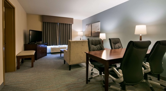 Best Western Rocky Mountain House, Varaa Hotelli Central Alberta hotellit, joissa on uima-allas, Uima-allas
