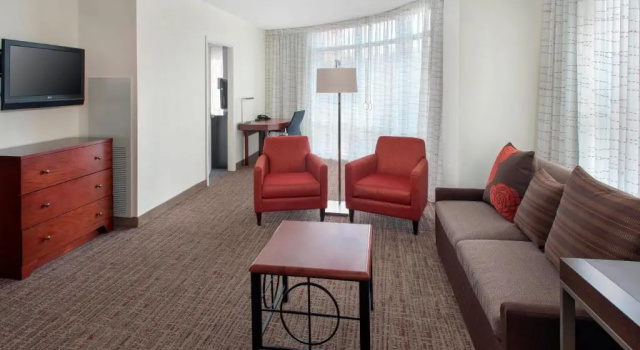 Люкс с 2 комнатами Residence Inn by Marriott Alexandria Old Town South at Carlyle