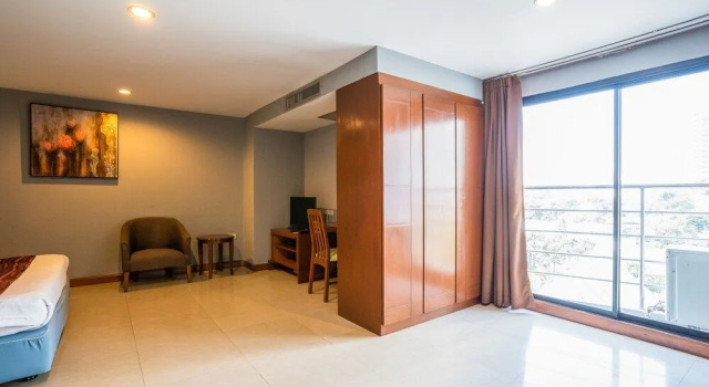 Lacuna Sukhumvit by Favstay, Забронировать Отель Отели Бангкока с бассейном, рядом с Торговый центр EmQuartier, Бассейн