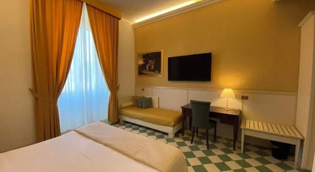 Трёхместный семейный номер Superior Basilica Hotel