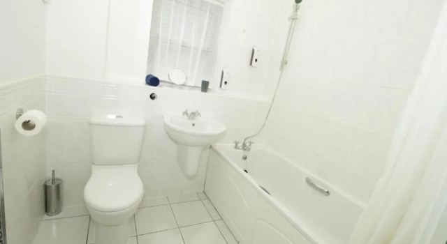 Апартаменты Spacious Double Bedroom Duplex Apartment Near North Station & Town Centre