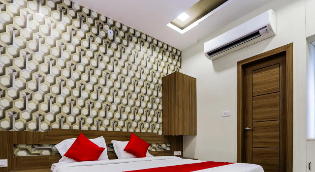 OYO 16163 Hotel Shri Hari