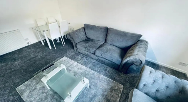 Апартаменты Modern 2 Bedroom Apartment With Free Parking