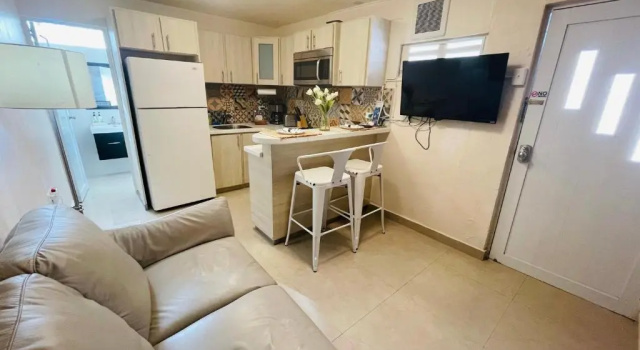 Апартаменты c 1 комнатой Lovely apartment with laundry & Parking